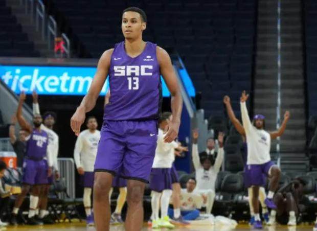 投注平台-《体育画报》：杜欧会留队 尼克斯将全力交易米切尔